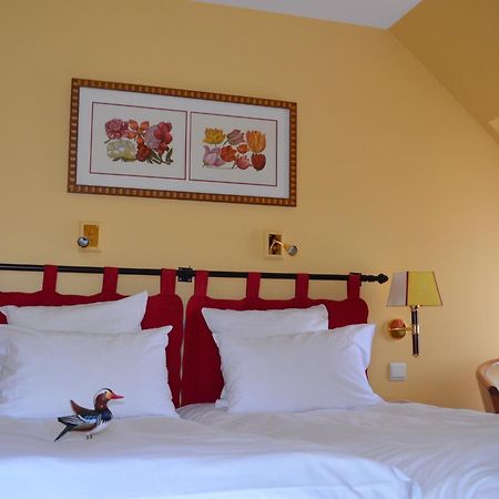Logis Hotel Auberge Du Cheval Blanc Yvoy-le-Marron Bagian luar foto