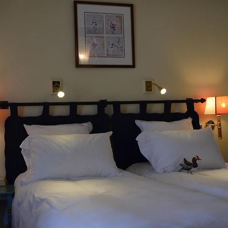 Logis Hotel Auberge Du Cheval Blanc Yvoy-le-Marron Bagian luar foto