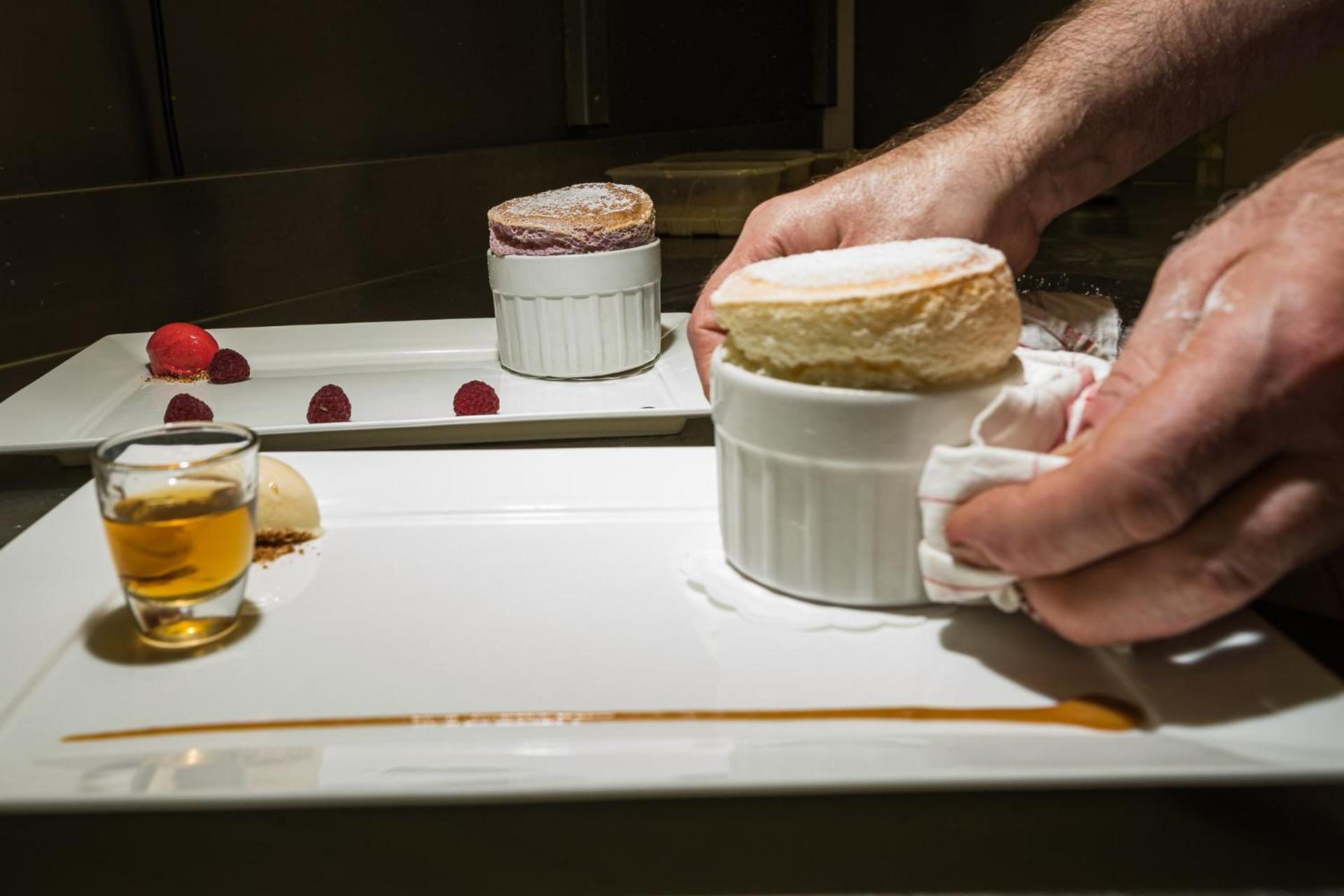 Logis Hotel Auberge Du Cheval Blanc Yvoy-le-Marron Bagian luar foto