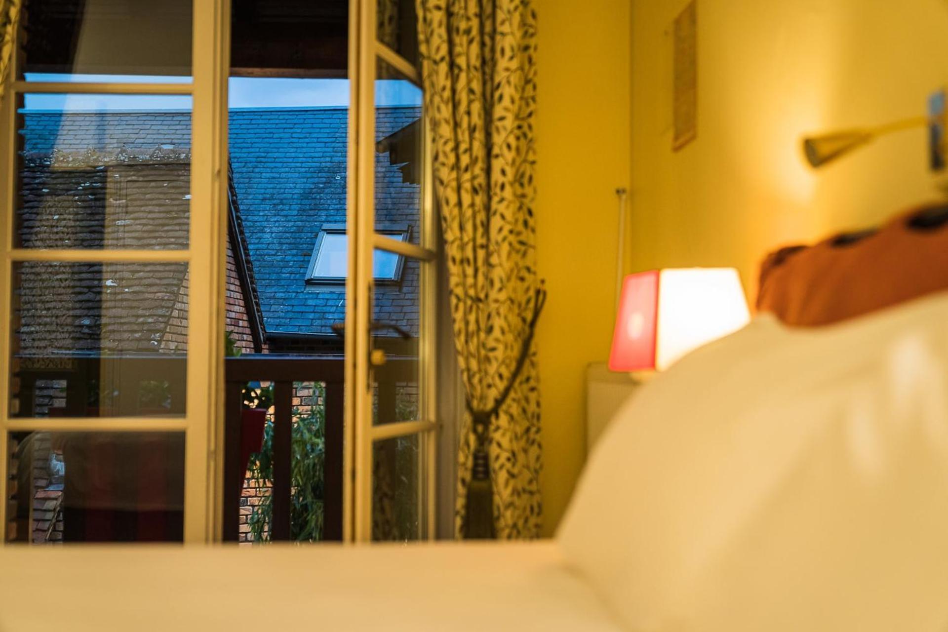 Logis Hotel Auberge Du Cheval Blanc Yvoy-le-Marron Bagian luar foto