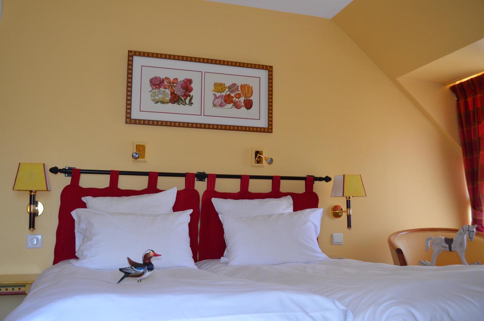 Logis Hotel Auberge Du Cheval Blanc Yvoy-le-Marron Bagian luar foto