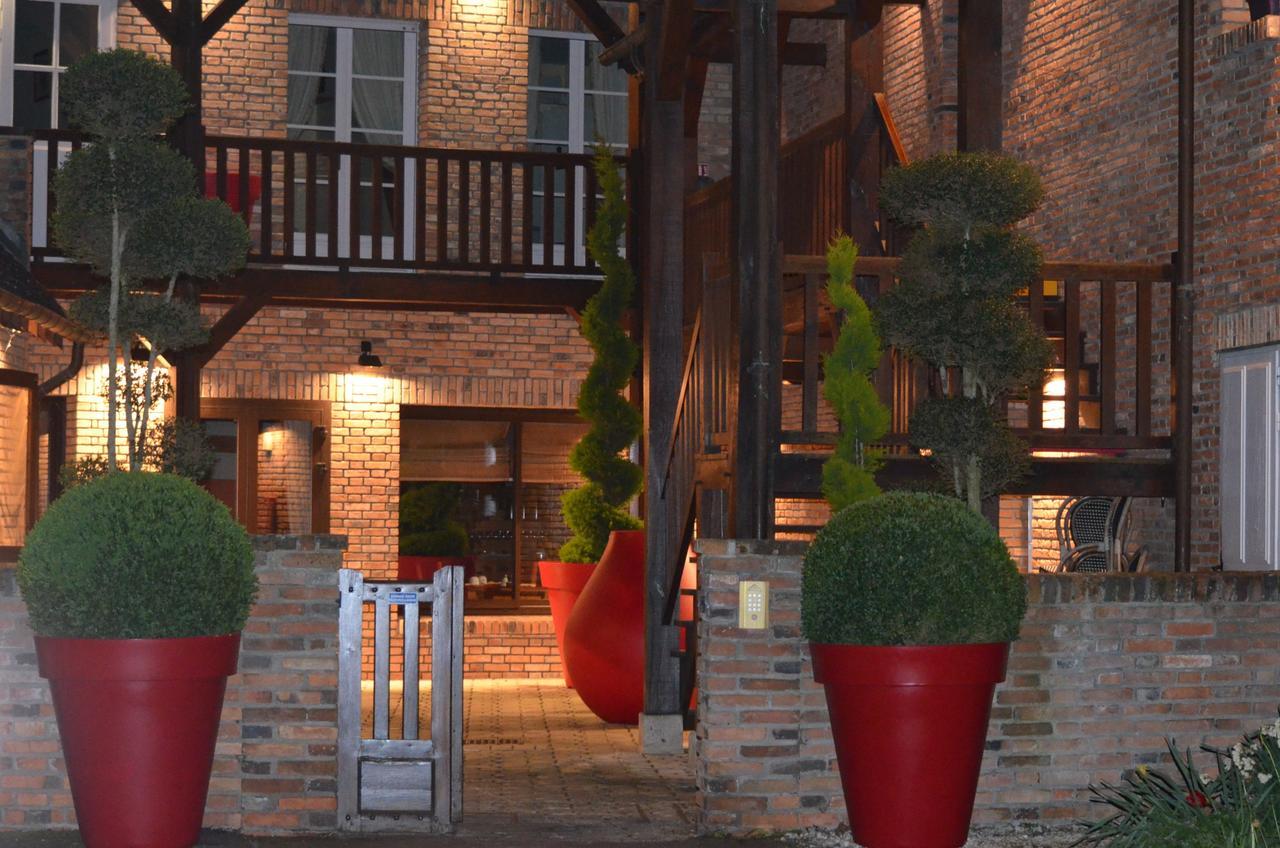 Logis Hotel Auberge Du Cheval Blanc Yvoy-le-Marron Bagian luar foto